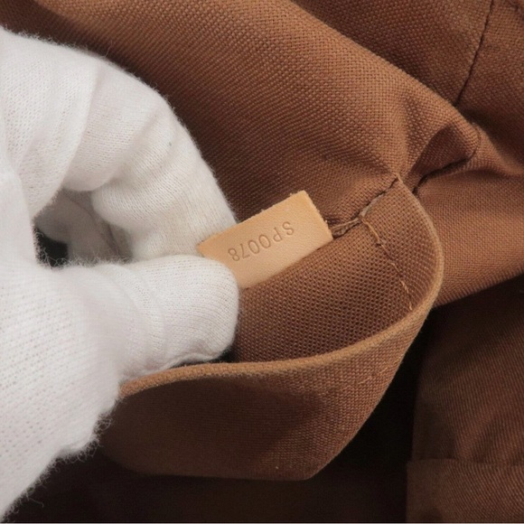 Authentic💕 Louis Vuitton hand bag💕 - Picture 7 of 7